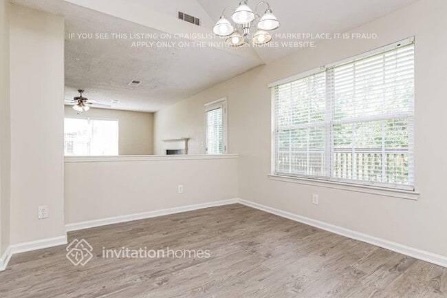 Building Photo - 252 Kings Cove