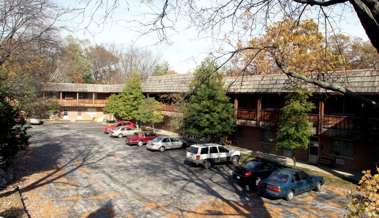 Glen Park Apartments in ster Groves, MO