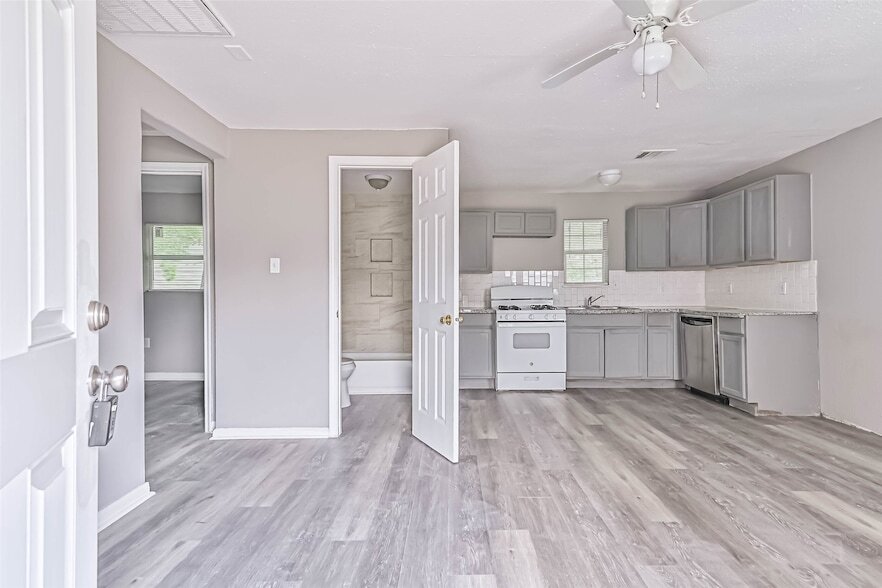 Foto principal - 9839 Racine St