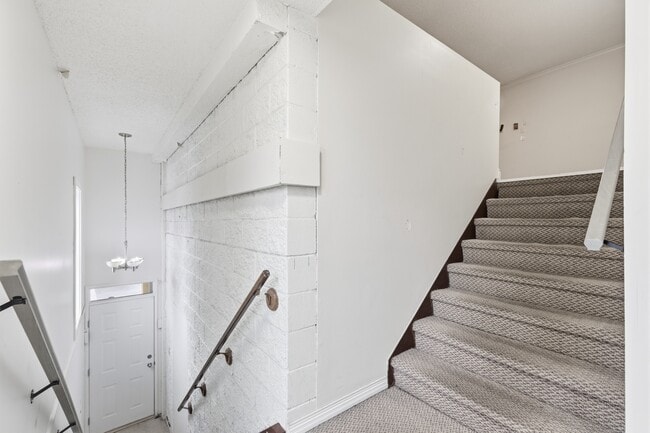 Building Photo - 12990-12972 72 Ave