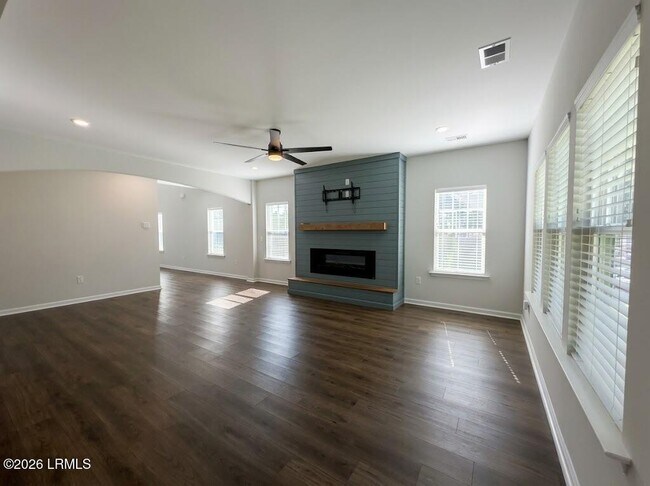 Building Photo - 170 Thistle Ln