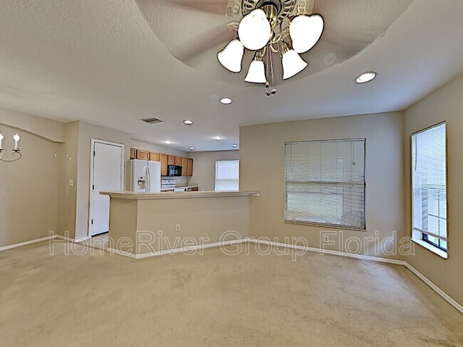 Building Photo - 2512 Edgewater Falls Dr