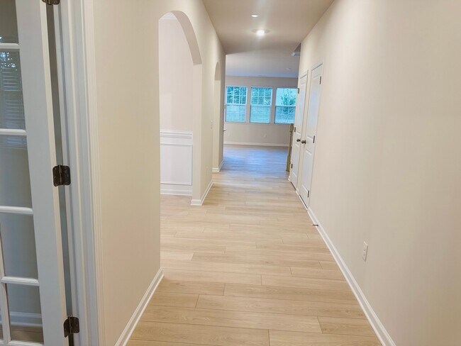 Foto del edificio - 214 Hamptons Cove Rd