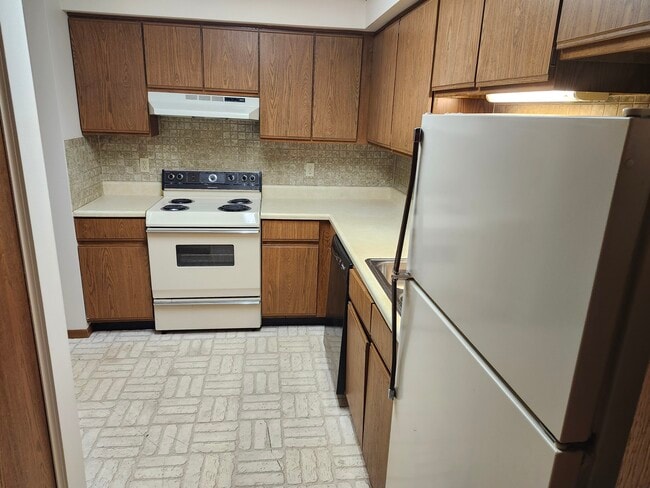 Building Photo - 130 Hartford Ct