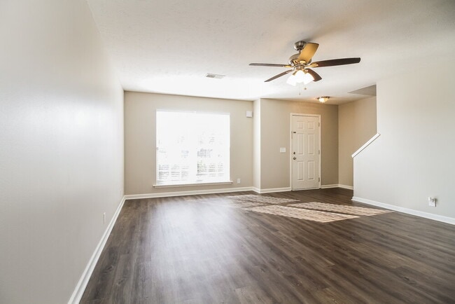 Foto del edificio - 1230 Shannon Ln