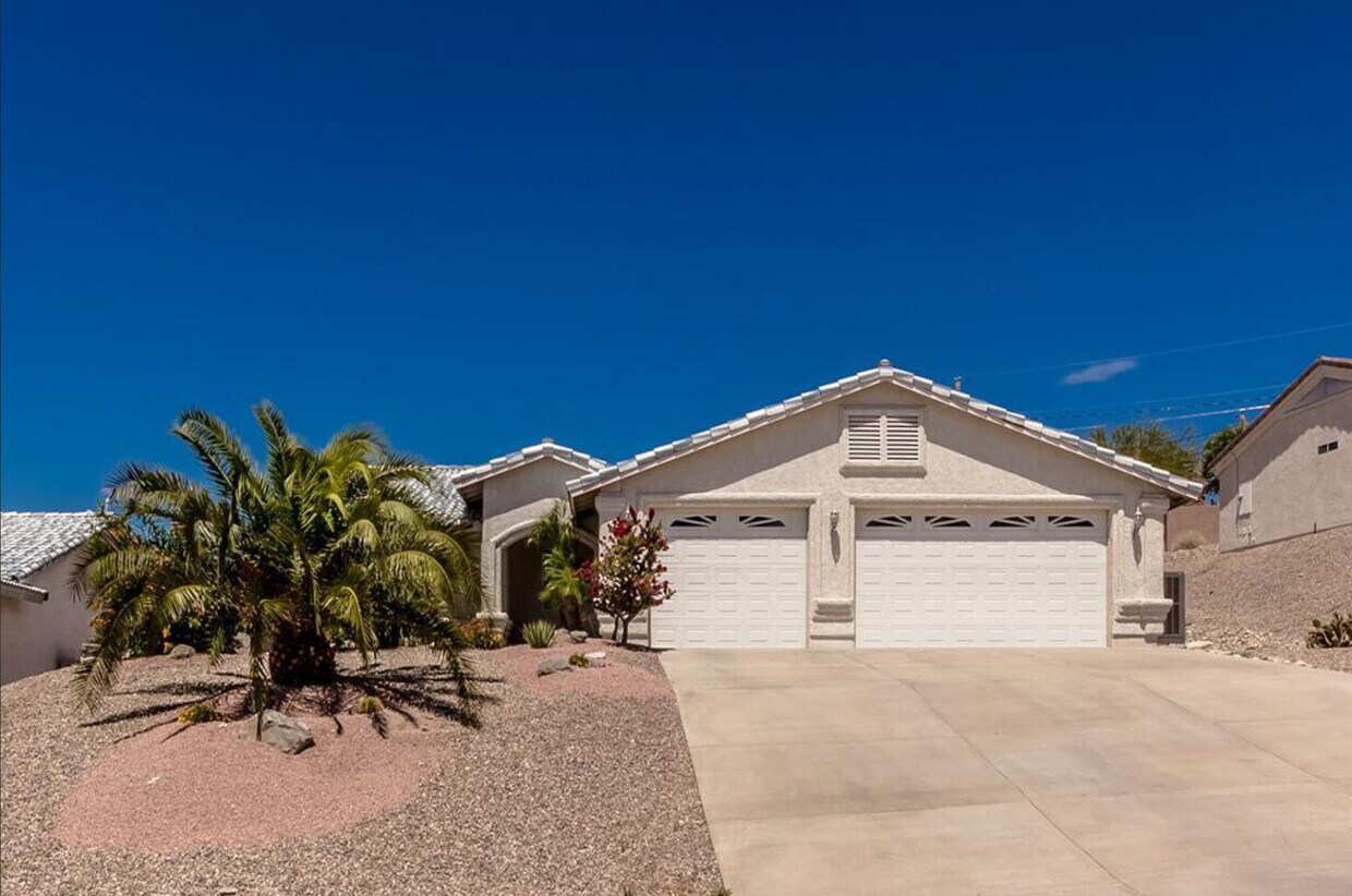 Primary Photo - 2961 Winterhaven Dr