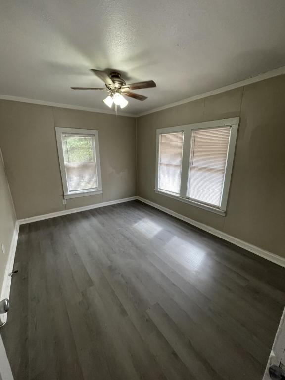 Foto del edificio - 903 6th Ave NW