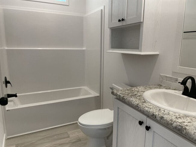 Foto del edificio - 5708 Blue Harbor Dr