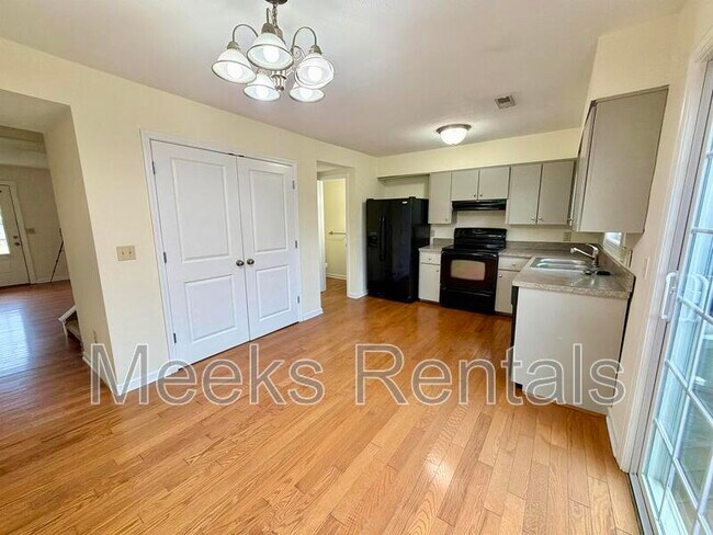 Foto del edificio - 1002 Fairway Gardens Dr