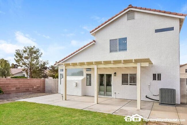 Building Photo - New remodeled home with large backyard wit...
