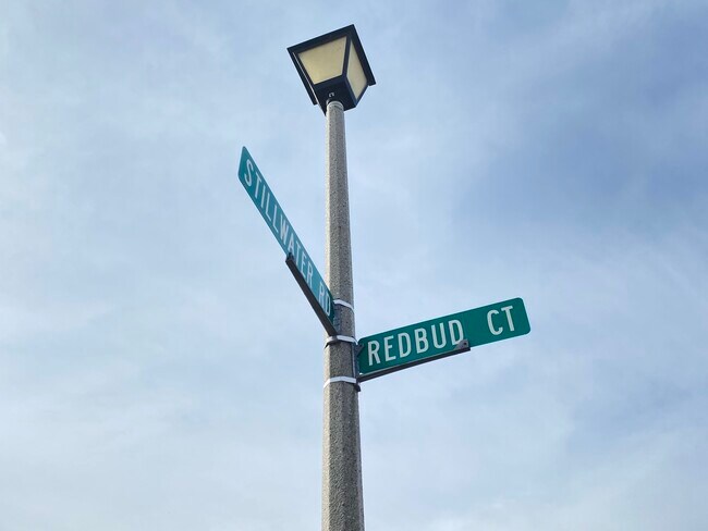 Foto del edificio - 4709 Redbud Ct