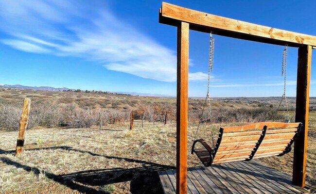 Building Photo - Acreage Property in Sedalia - Close to Cas...