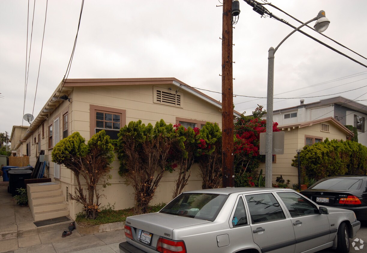 Foto del edificio - 223 Strand St