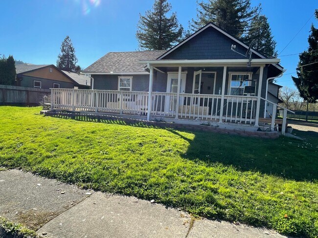 Foto del edificio - 462 W Ballf St