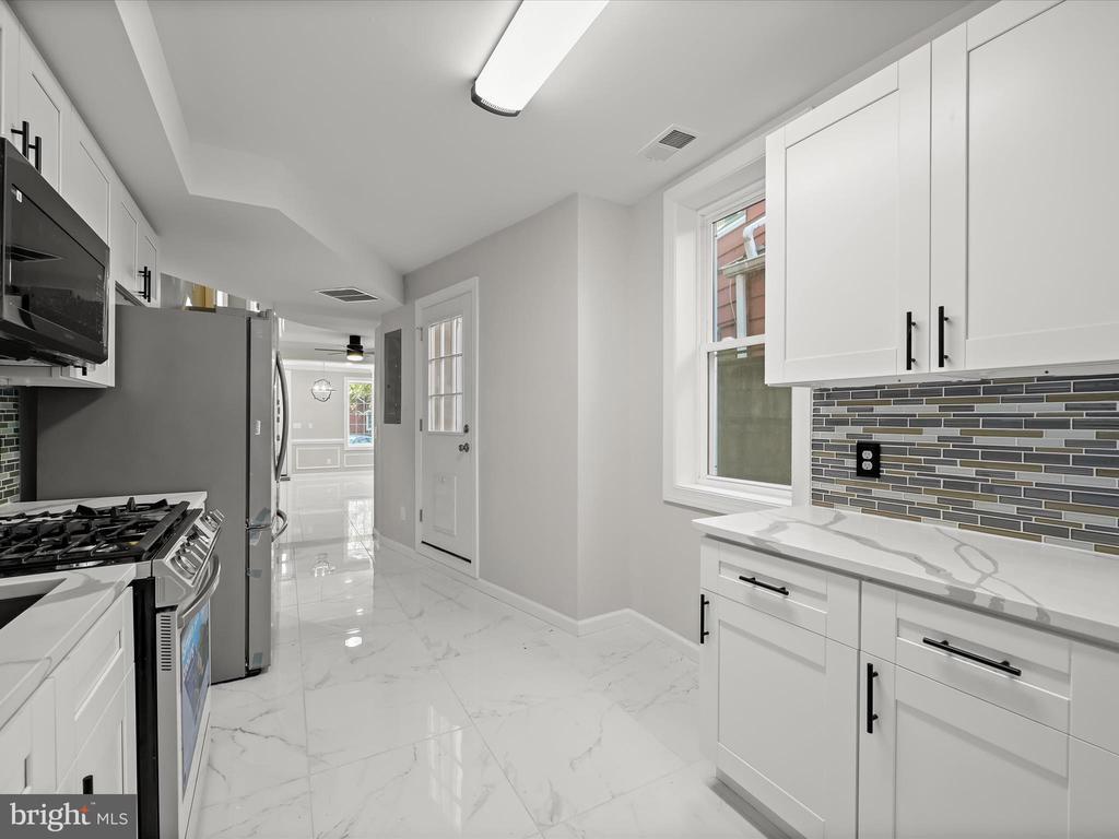 Foto principal - 1015 S Kenwood Ave