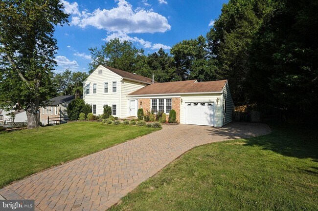 Foto del edificio - 8702 Arley Dr