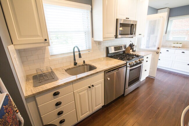Kitchen - 5067 10th St NE