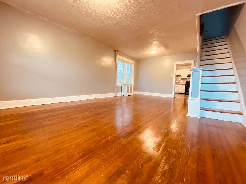 Primary Photo - 1308 Crosby St