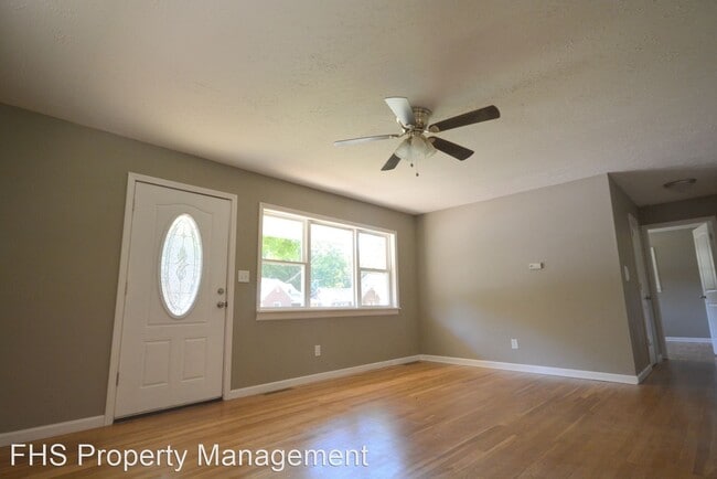 Building Photo - 3 br, 1 bath House - 2118 N. Newton Ave