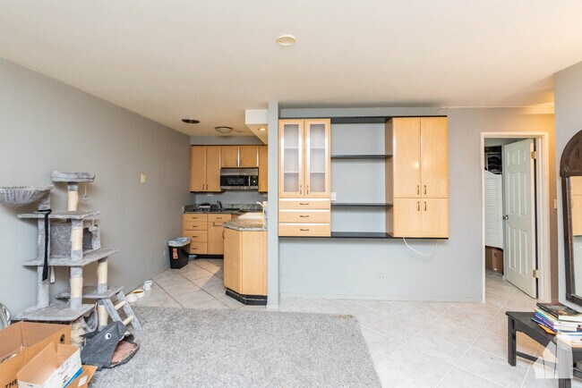 Foto del edificio - 3825 N Pine Grove Ave