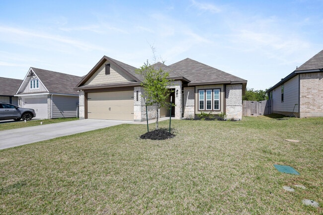 Photo - 1320 Kingsgate Dr (Bryan, TX) Apartments