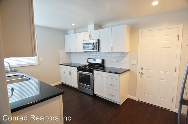Building Photo - 507 Avenida Victoria