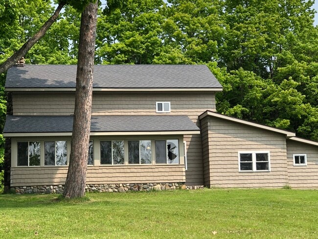 Building Photo - 7990 Paradise Trl