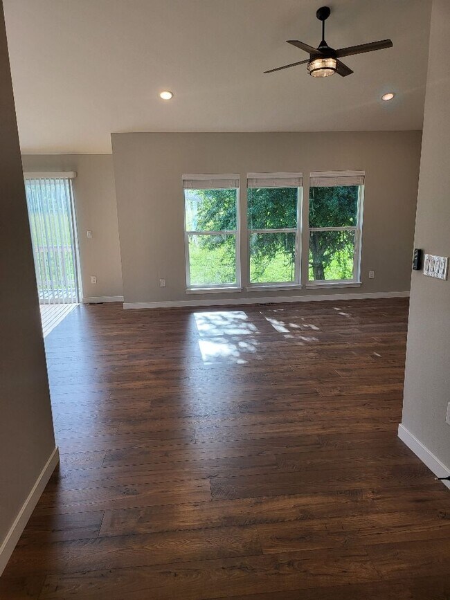 Building Photo - STATUS: AVAILABLE  | $2100.00 a month + $1...