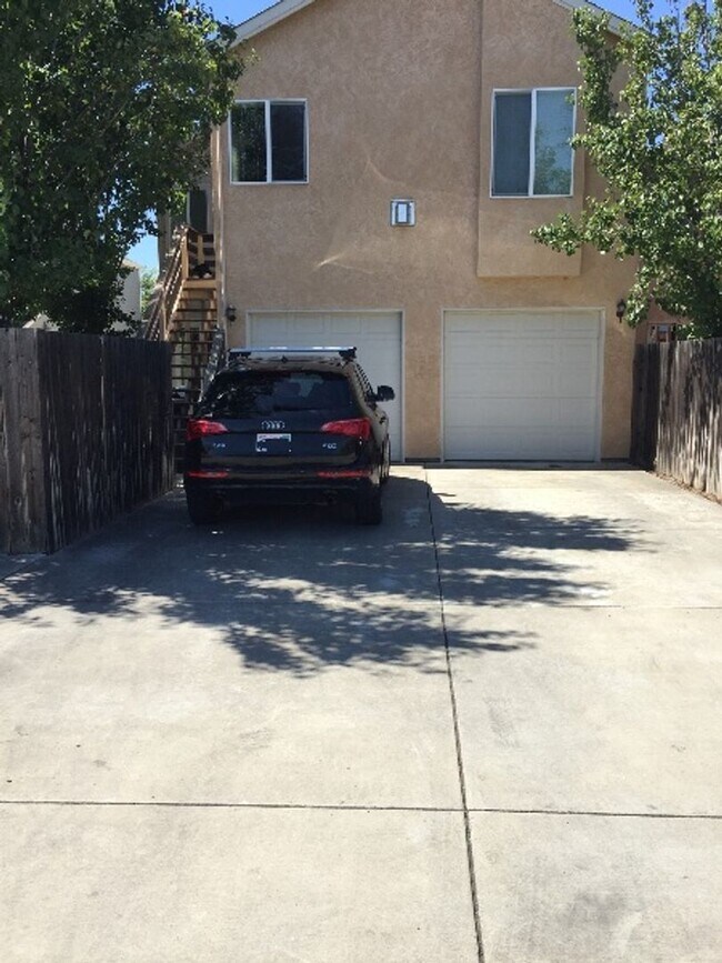 Foto del edificio - West Davis 5 bedroom and 2.5 bathroom home