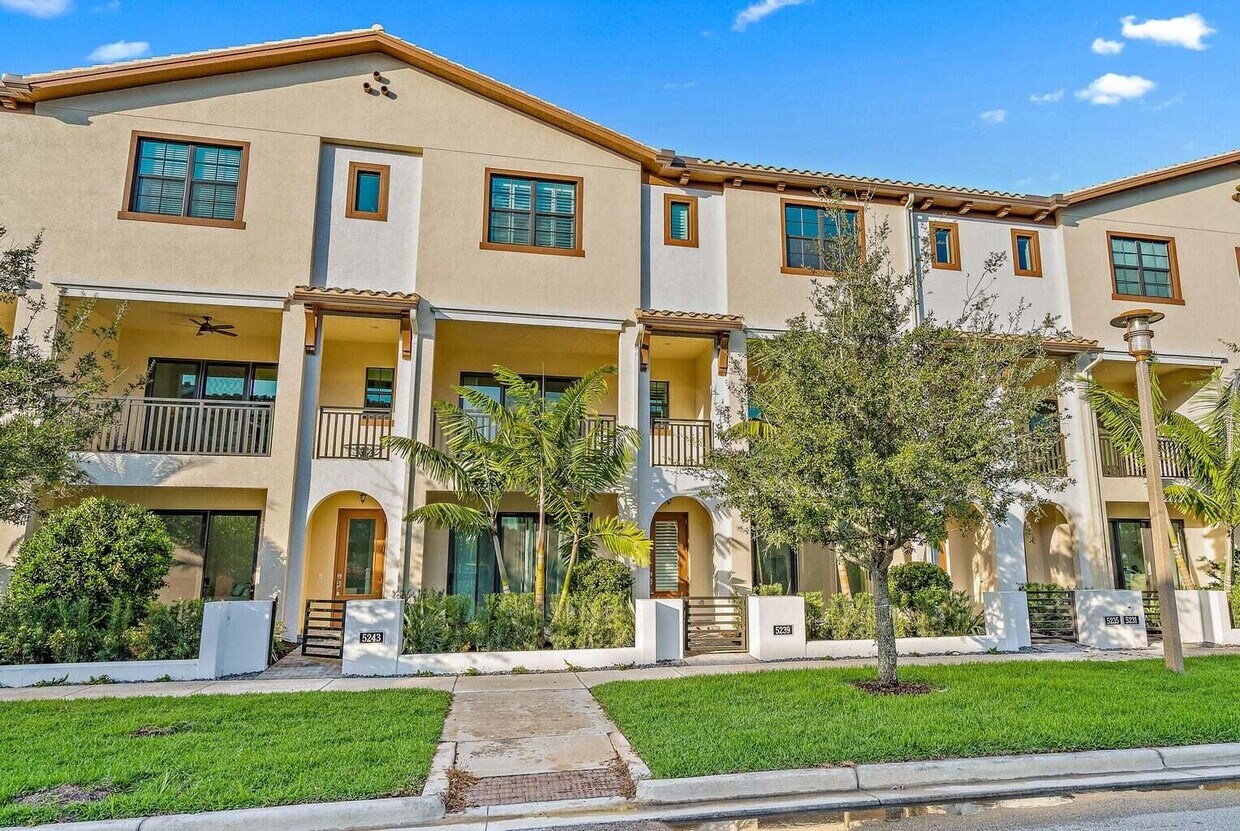 5239 Beckman Ter, Palm Beach Gardens, FL 33418 Townhouse for Rent in