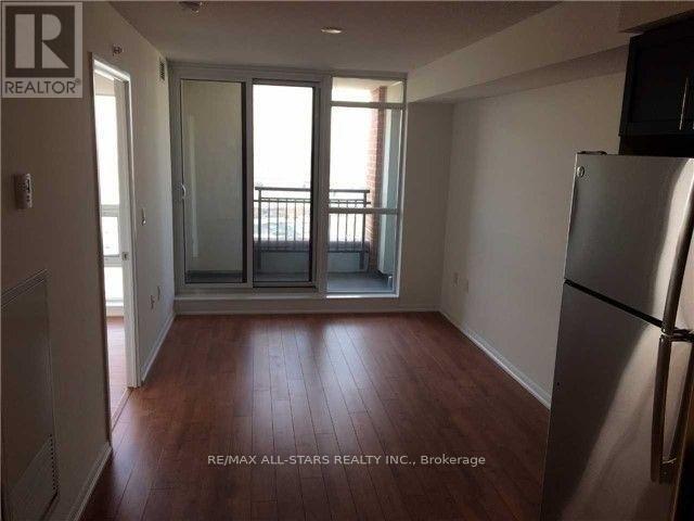 Building Photo - 830 Lawrence Ave W