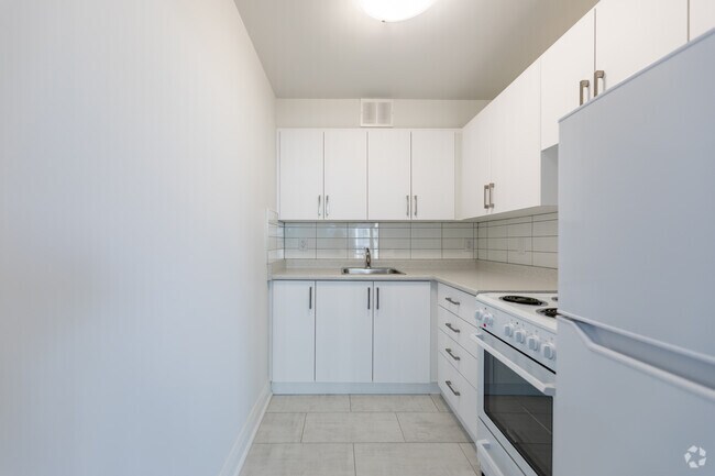 BACHELOR - 400SF - Cuisine - Rosedale East