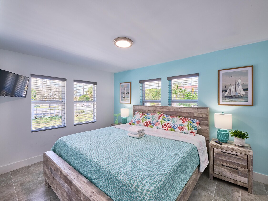 Foto principal - 2020 Washington St