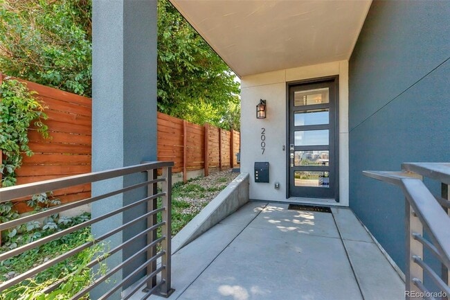 Photo - 2007 Eliot St House