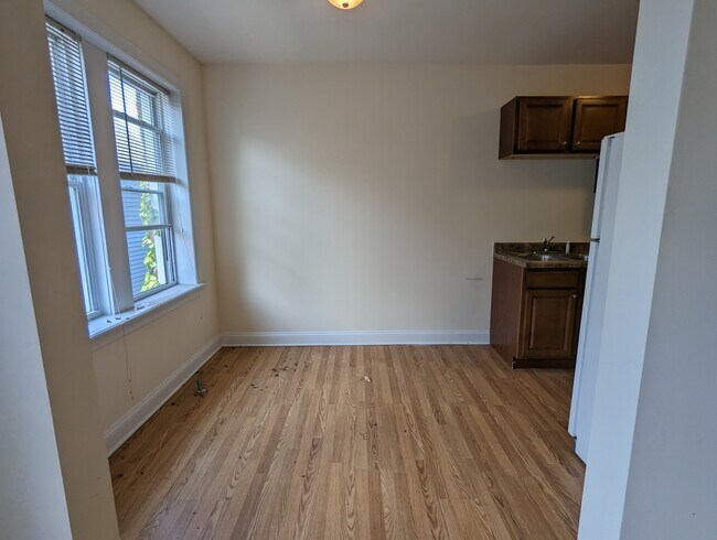 Foto del edificio - 2600 N Kimball Ave