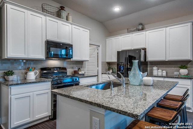 Foto del edificio - 1933 Colonial Ave