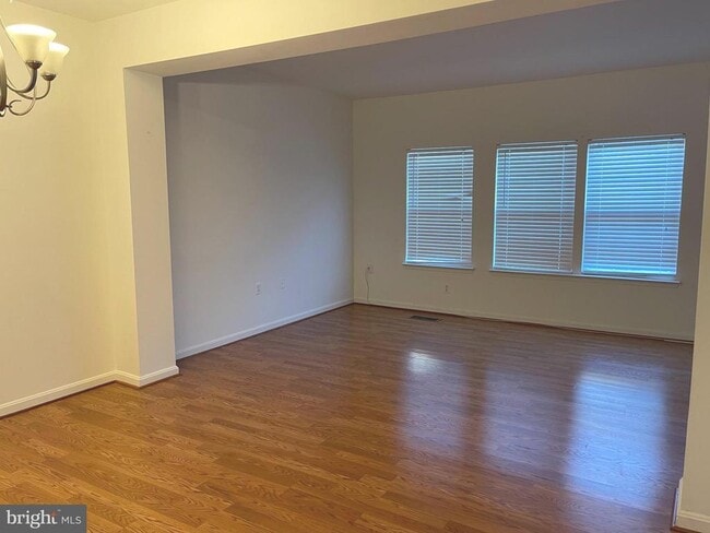 Building Photo - 4080 Fountainside Ln