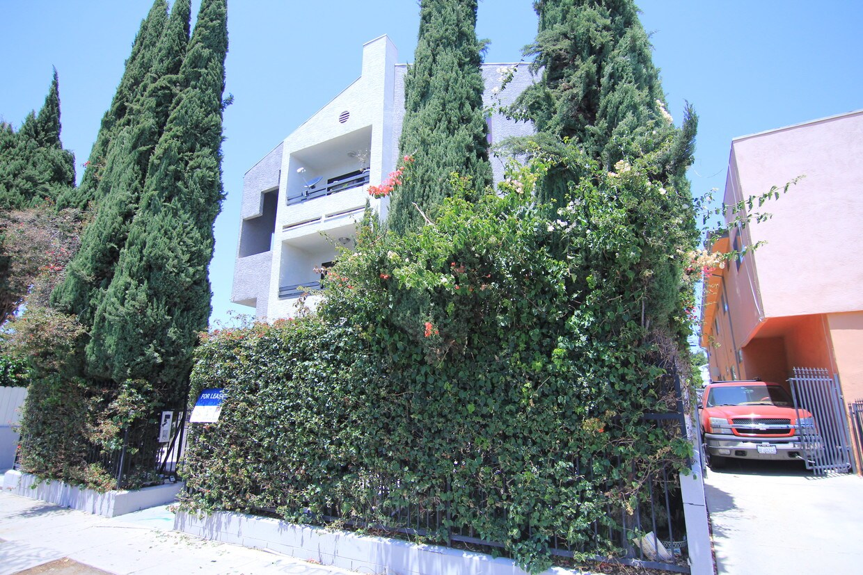 5533 Barton Ave, Los Angeles, CA 90038 Apartments in Los Angeles, CA