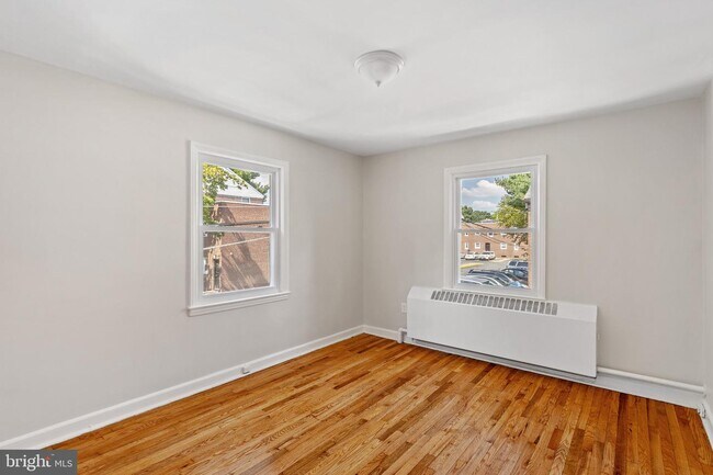 Building Photo - 56 W Maple Ave