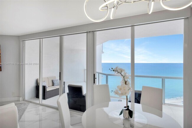 Foto del edificio - 16425 Collins Ave