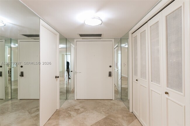 Building Photo - 2100 S Ocean Dr