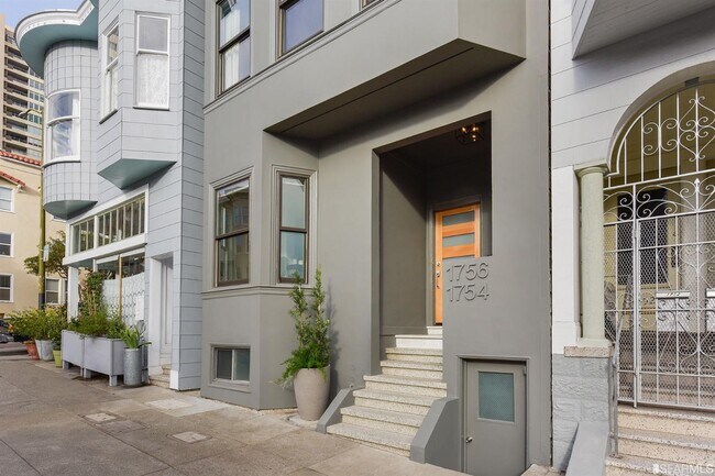 Building Photo - 1754 Leavenworth St