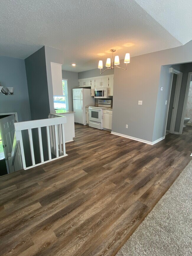 Building Photo - 6631 Park St