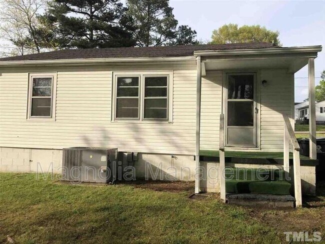 Building Photo - 1222 Lawrence St