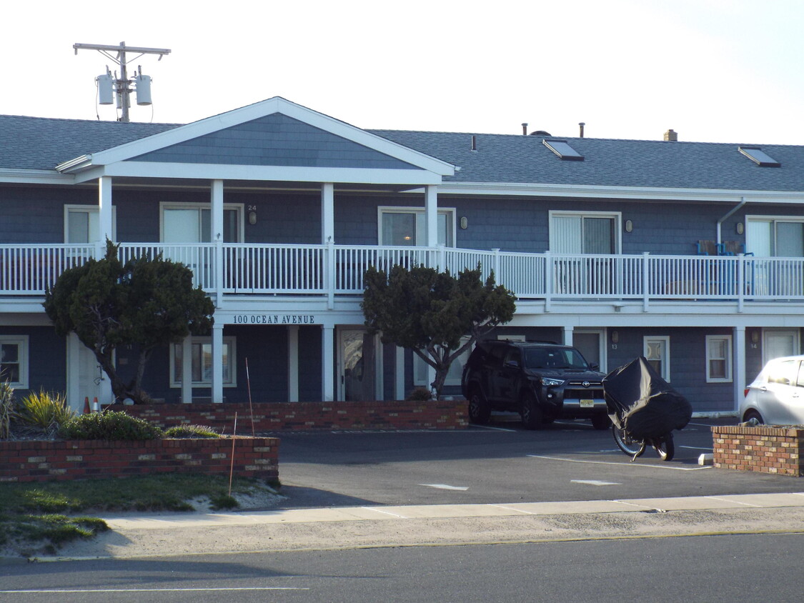 Primary Photo - 100 N Ocean Ave