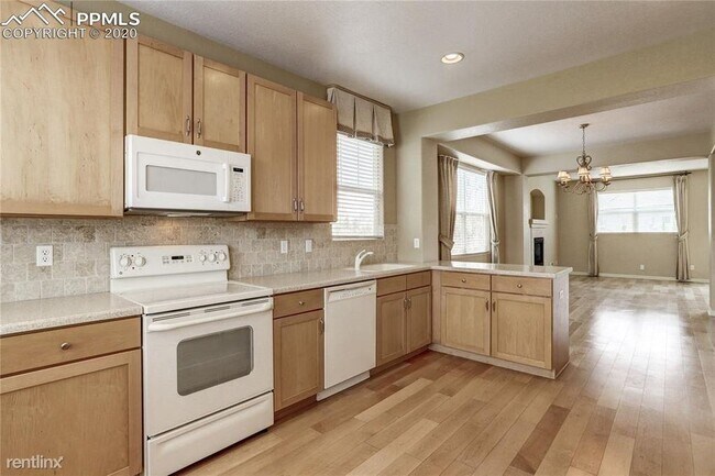 Building Photo - 4 br, 2.5 bath House - 8656 Coyote Creek D...