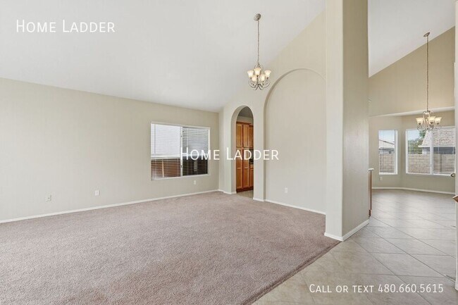 Building Photo - 599 W Country Estates Ave