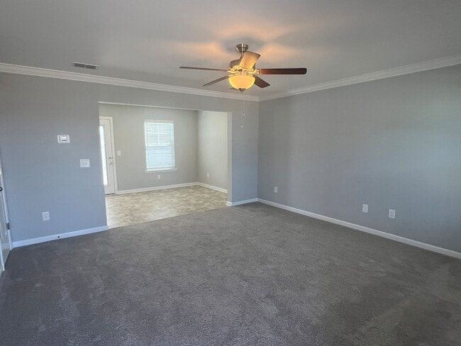 Photo - 58 Stonehenge Ln House