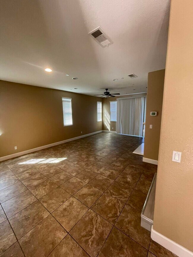 Foto del edificio - 880 Willow Bridge Dr