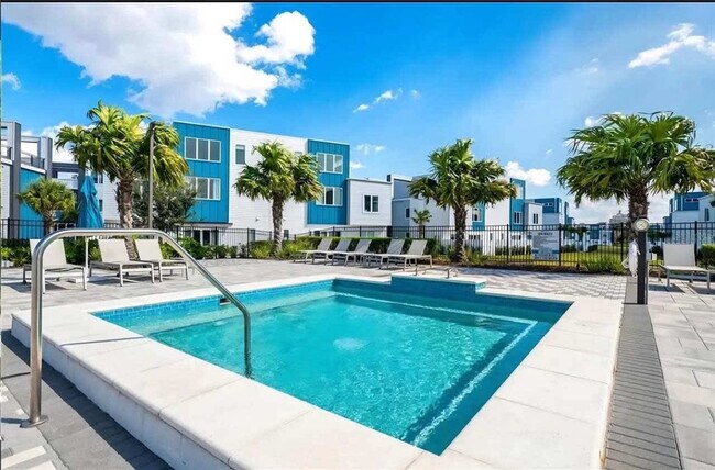 Foto del edificio - 7740 Sandy Ridge Dr